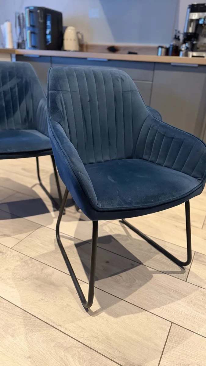 4 x navy dining chairs - Image 1