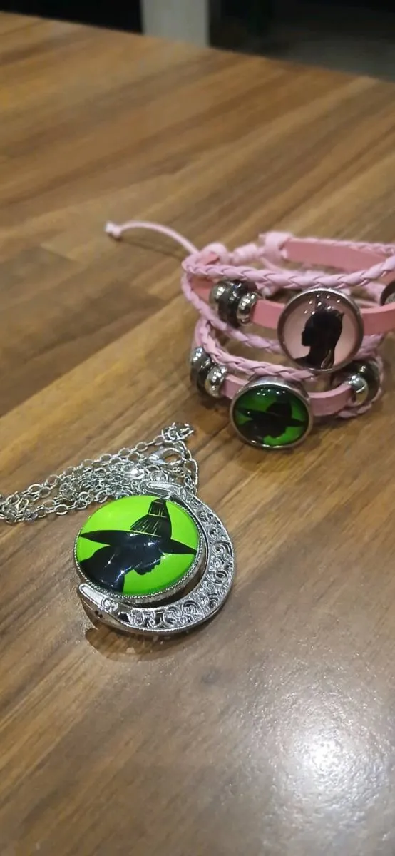 3 pieces of wicked jewellery - Image 2