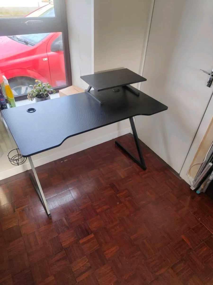 Office/gaming desk - Image 1