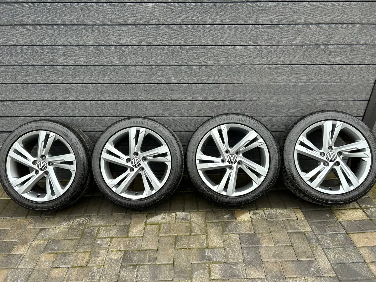 17” GENUINE GOLF R-LINE ALLOY WHEELS & TYRES - Image 2