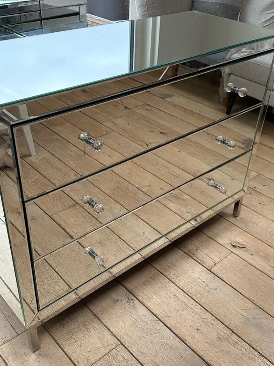 Mirrored Bedroom drawers and dresser - Image 1