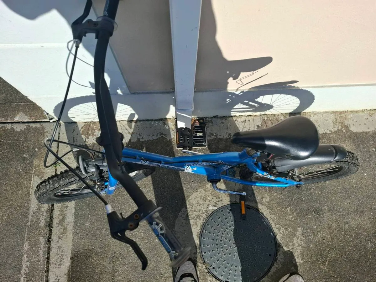 Boys 18inch bike - Image 3