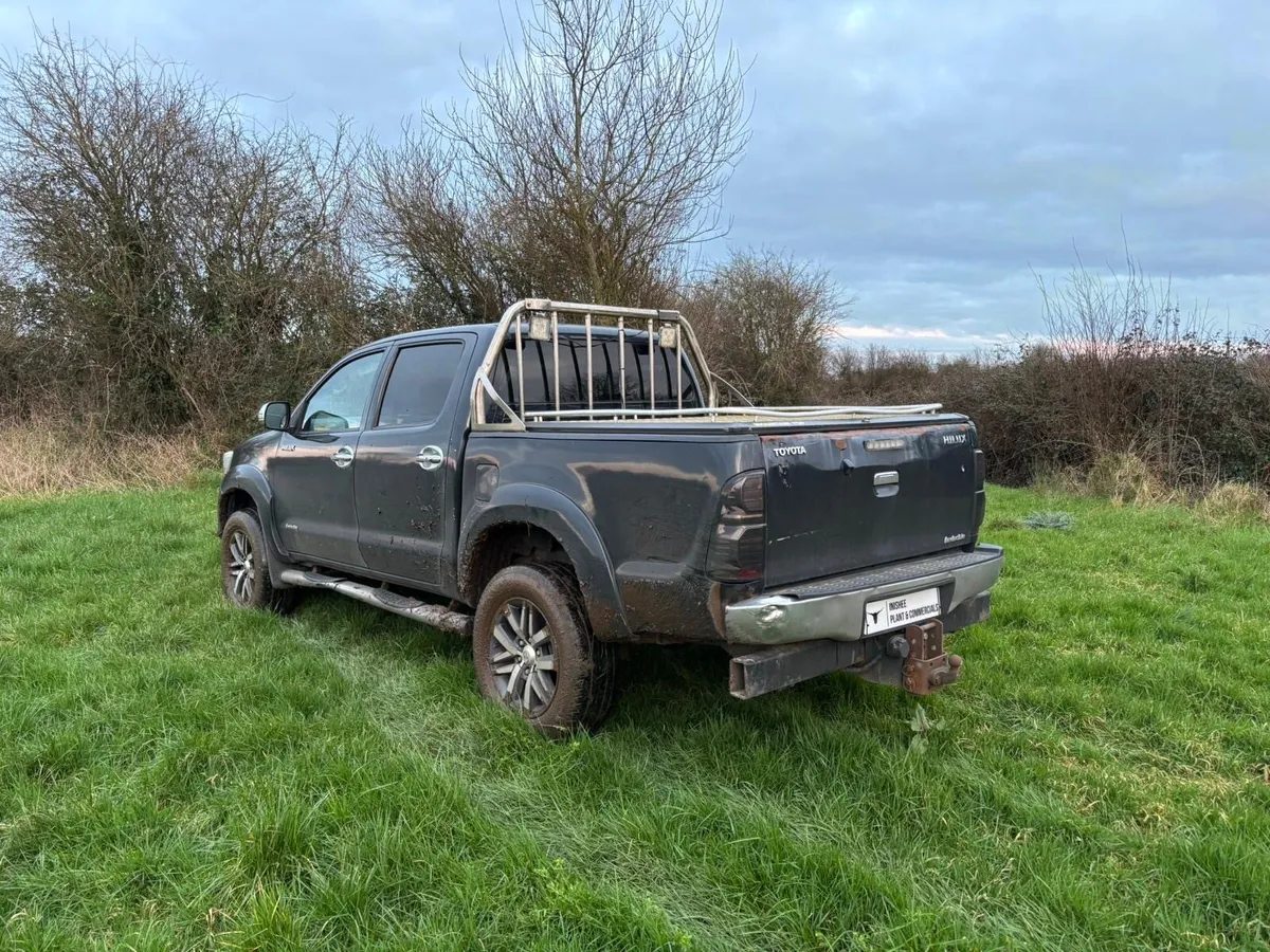 Hilux Invincible 2013 - Image 3