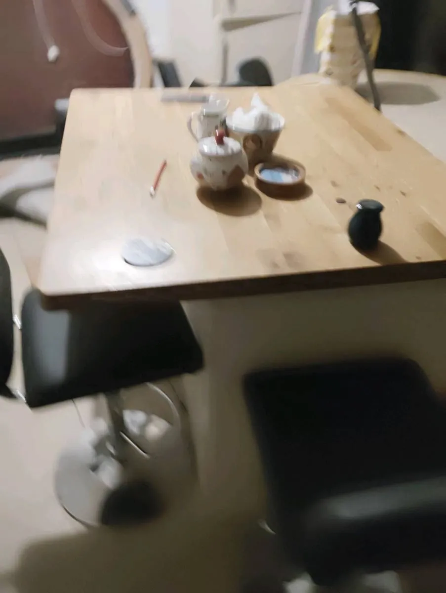 Island and 3, stools bargain  140 for the lot - Image 4