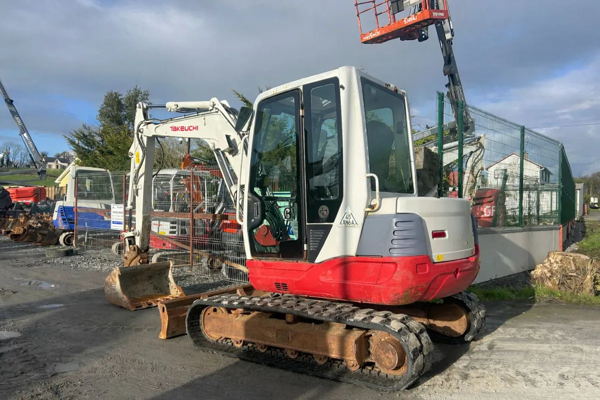 Takeuchi TB250 Year 2016 - Image 2