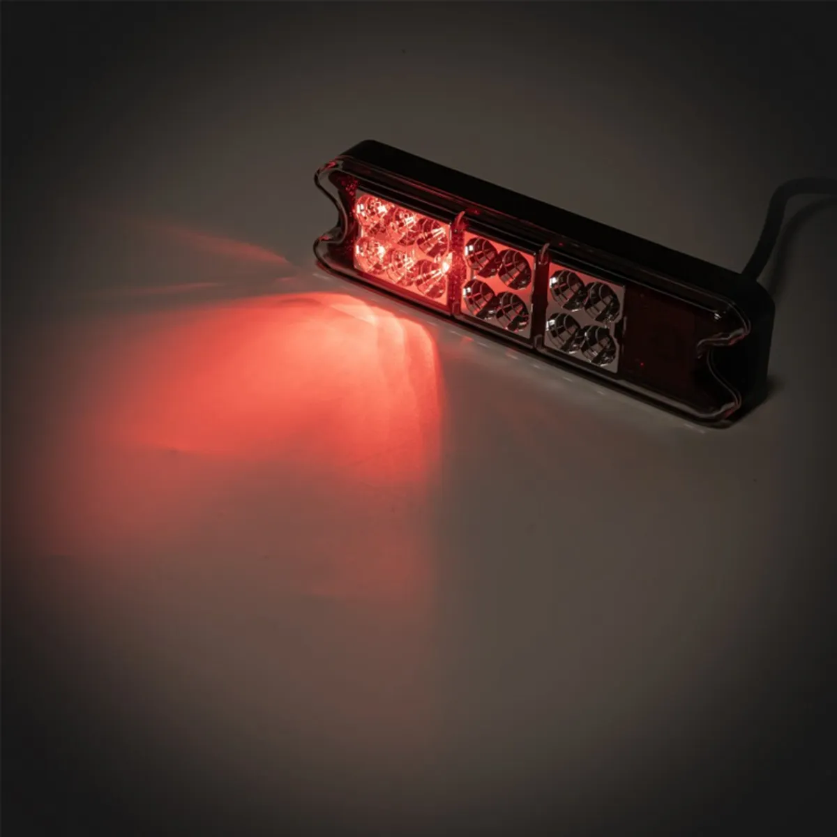 LED Tail Light – Pair 18 LED 12/24V Small Rear - Image 2