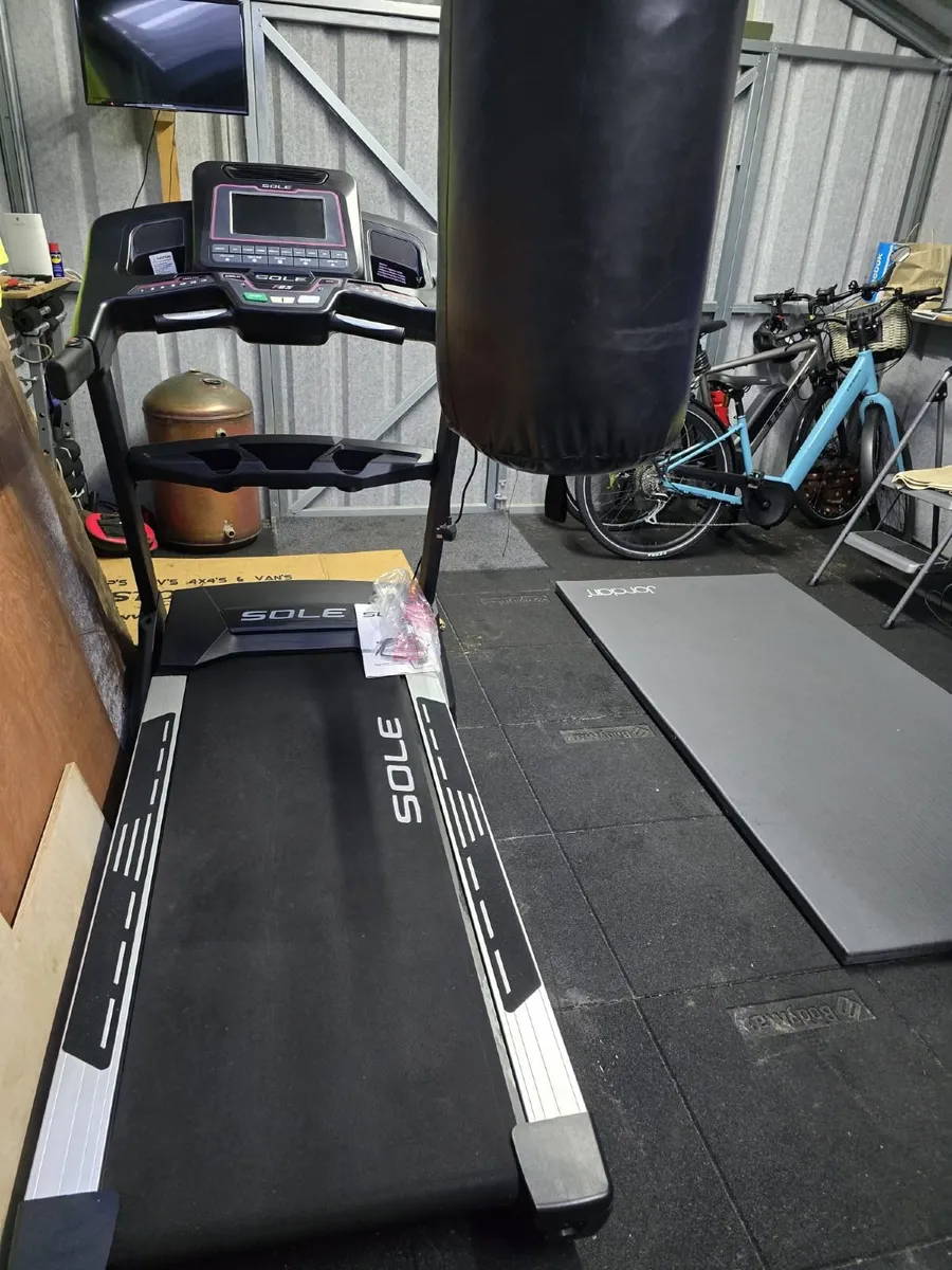 Treadmill for sale as new - Image 2