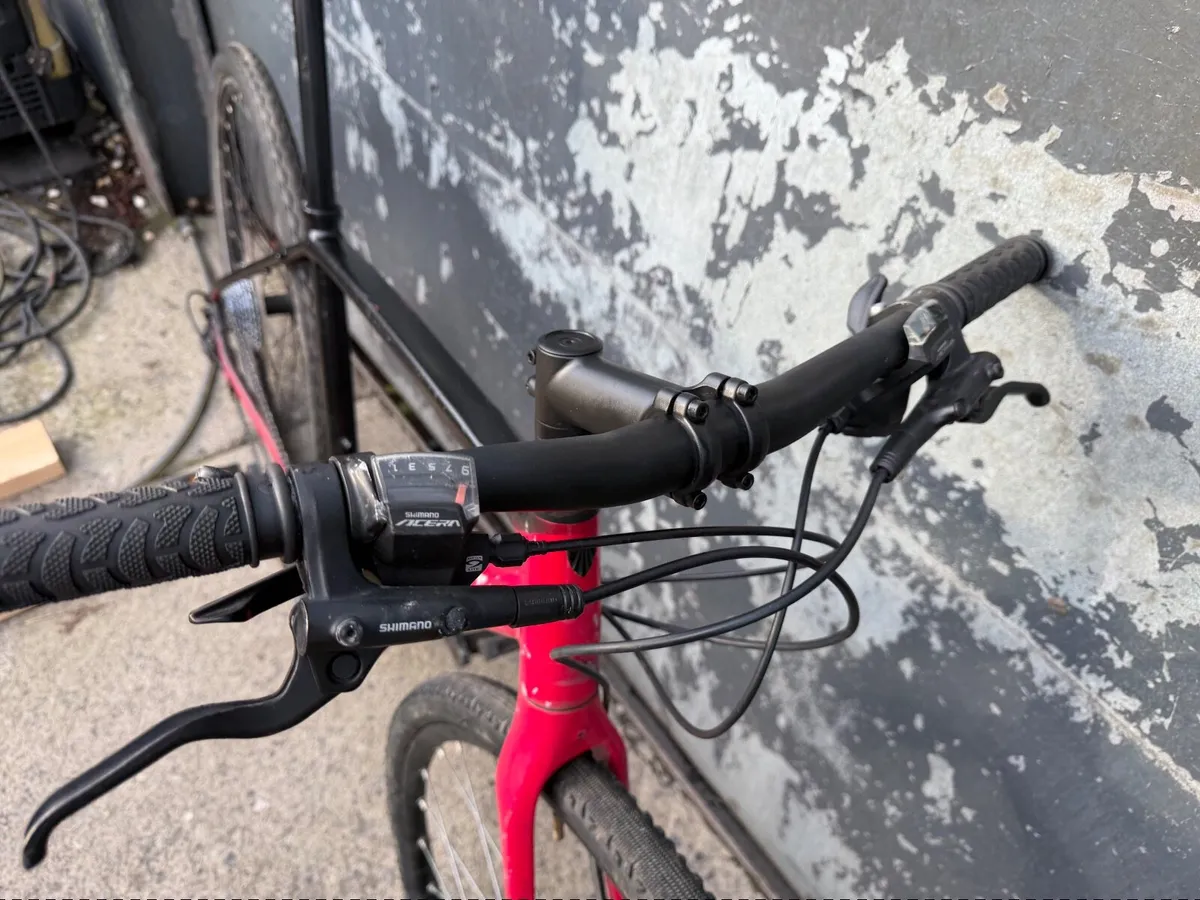 Trek hybrid bike ❗️Open 7 days of the week ❗️ - Image 2