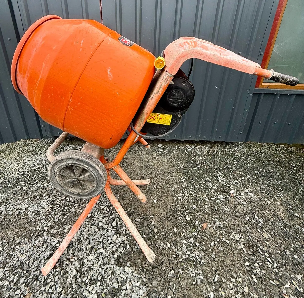 Belle Minimix 110V mixer, with stand & new drum - Image 1