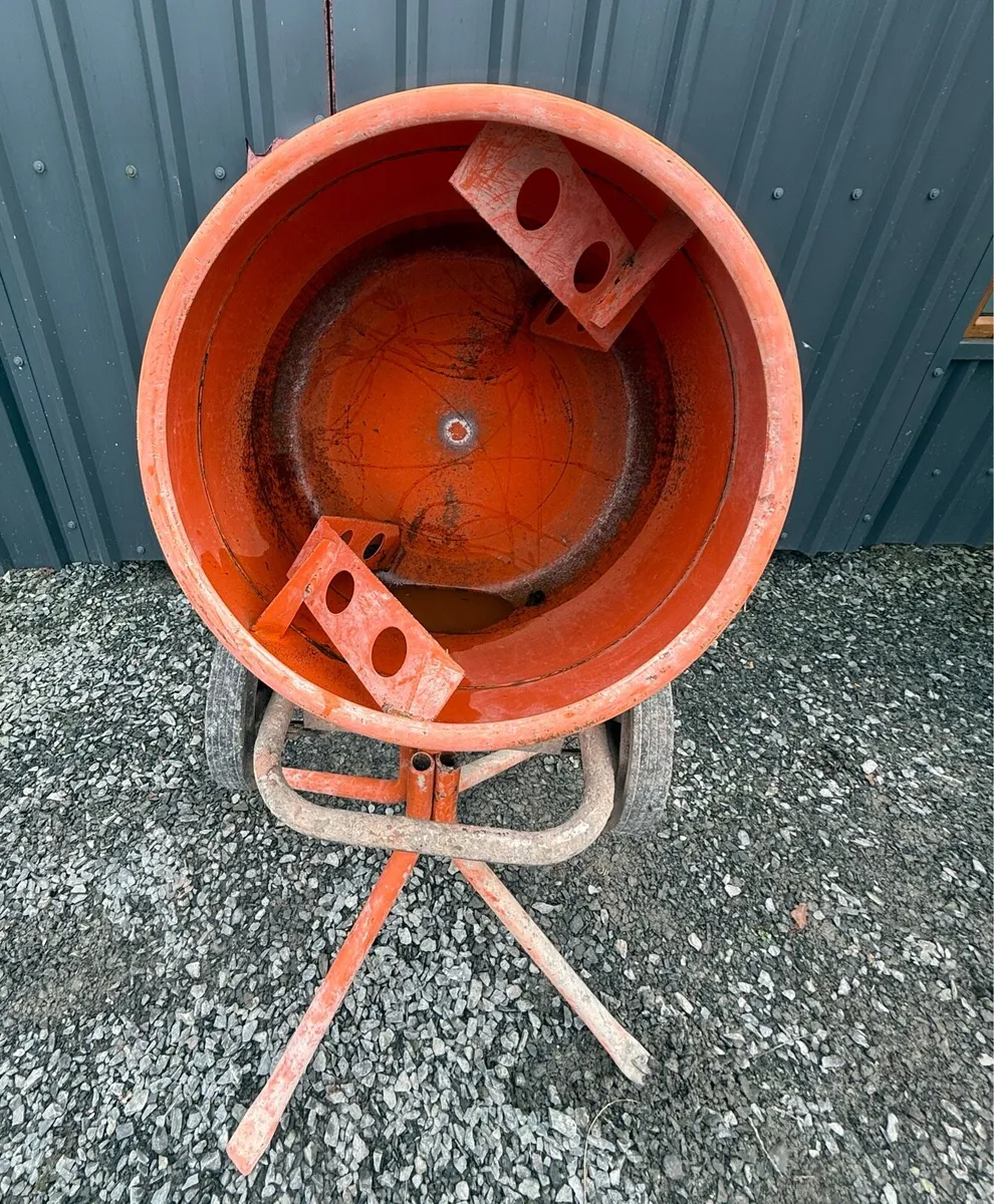 Belle Minimix 110V mixer, with stand & new drum - Image 4