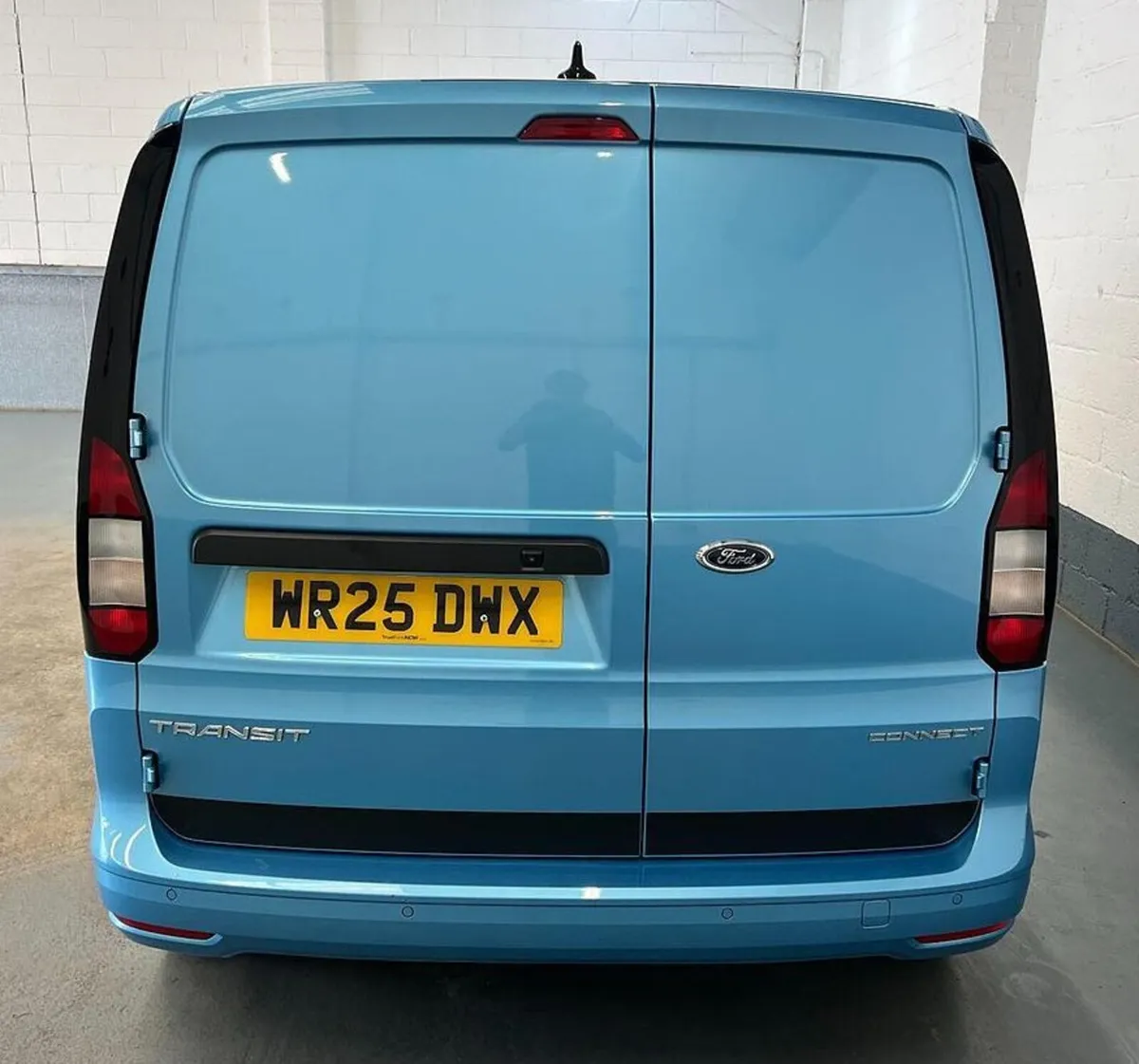 2025 Ford Transit Connect Panel Van - Image 4