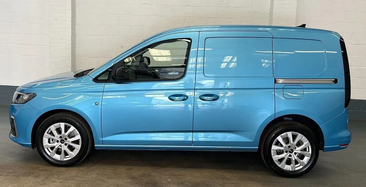 2025 Ford Transit Connect Panel Van - Image 3