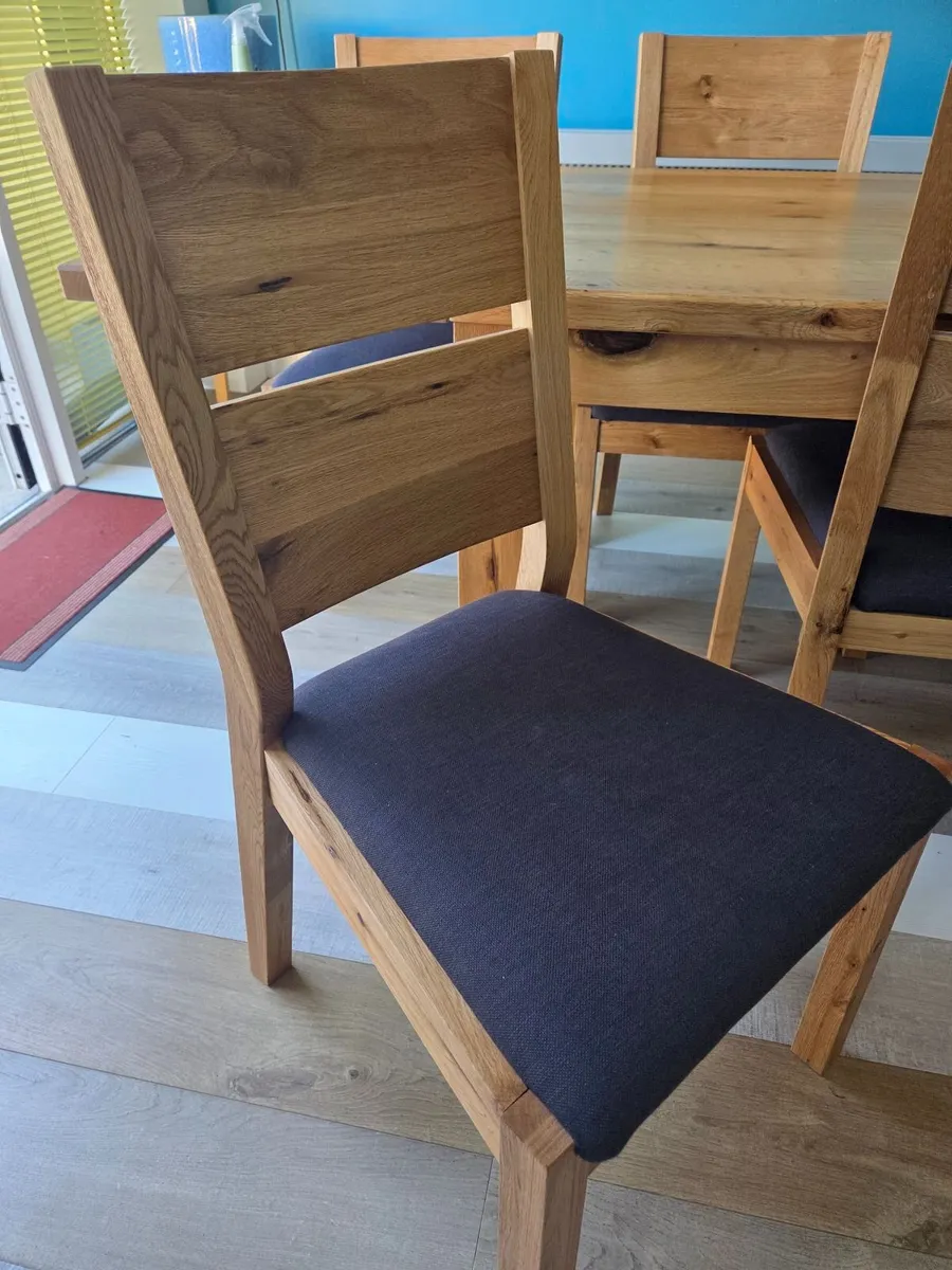 Kitchen Table and 6 chairs - Image 3