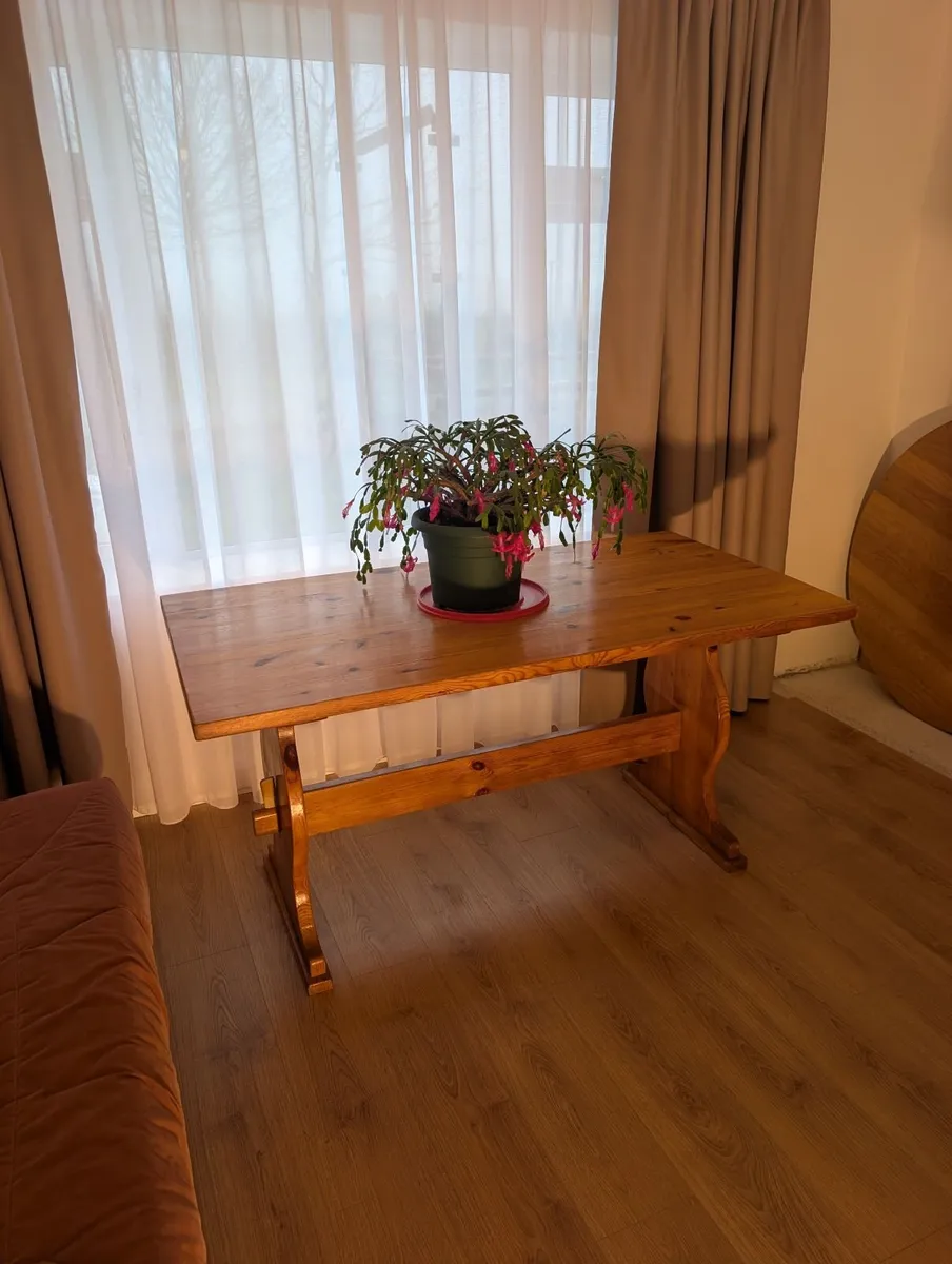 Dining table - Image 4