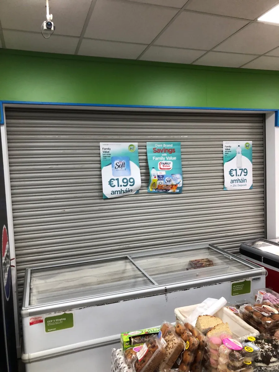 Electric roller shutter - Image 1