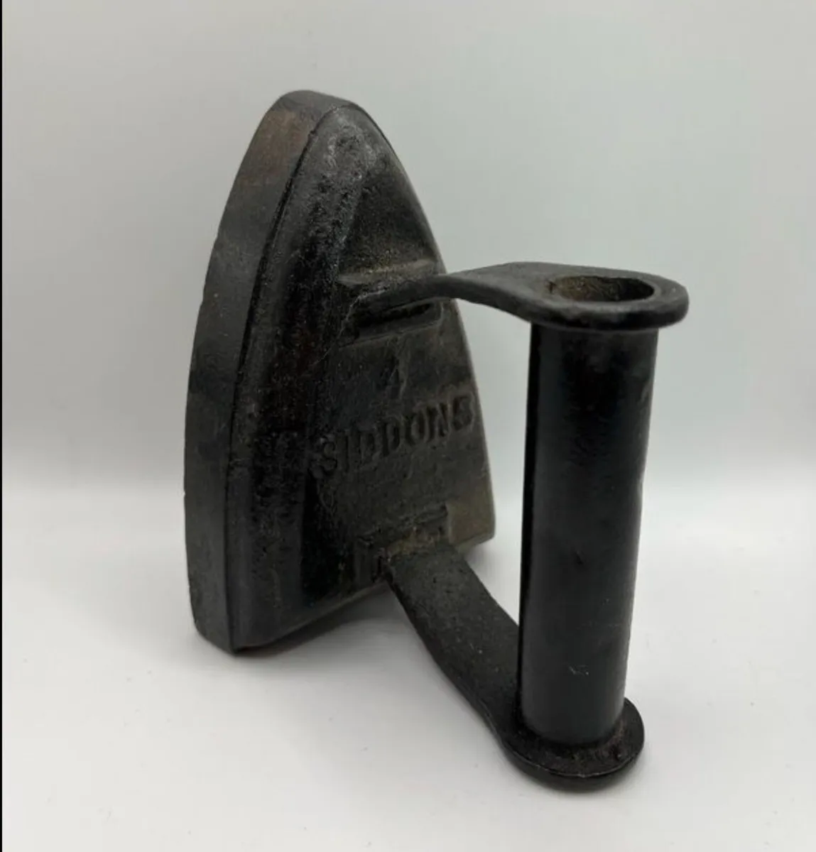 Pair of antique irons - Image 2