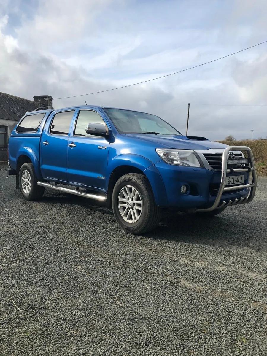 Toyota Hilux Invincible - Image 2