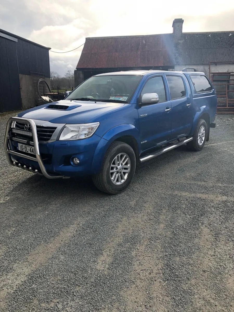 Toyota Hilux Invincible - Image 3