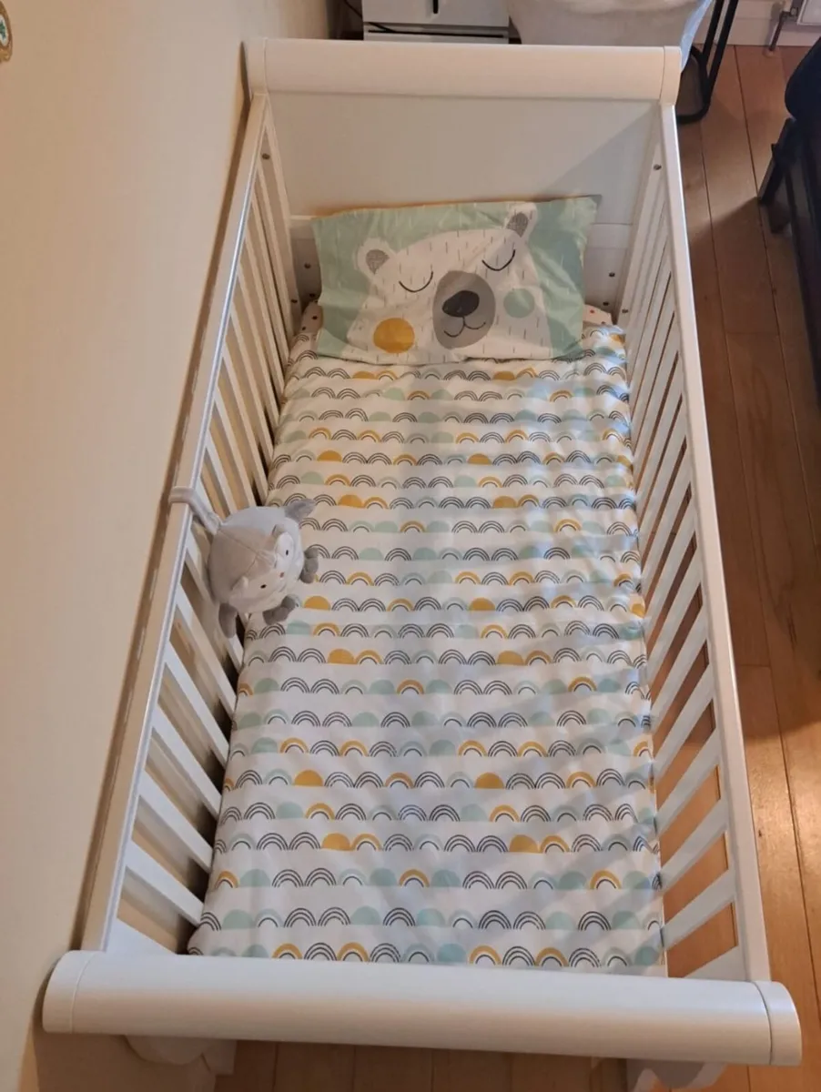 Sleigh cot bed - Image 2