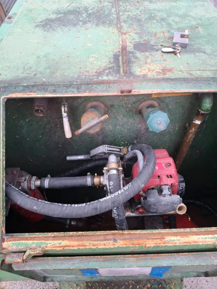 Fuel bowser - Image 3