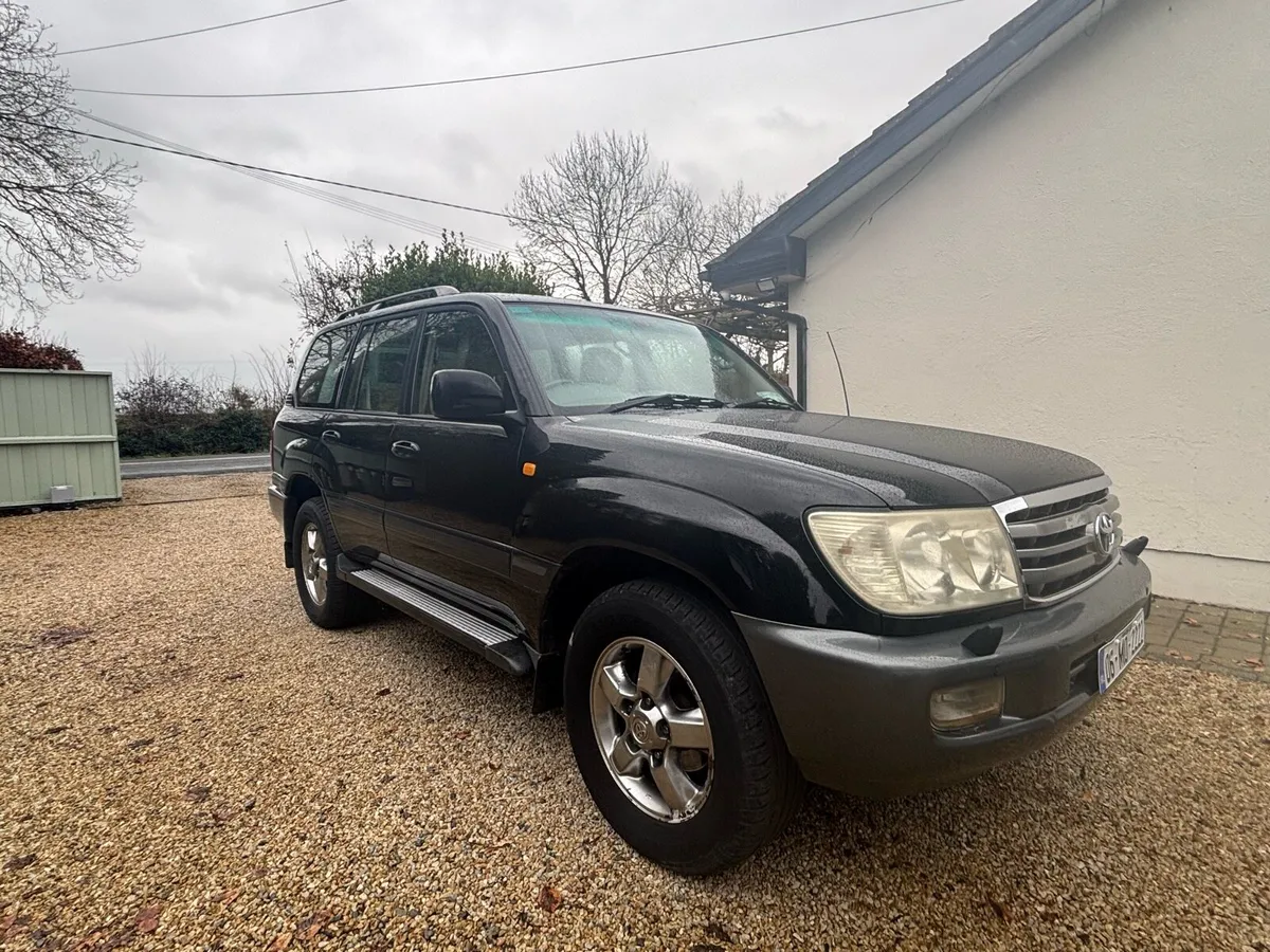 Toyota Land Cruiser  Amazon - Image 3