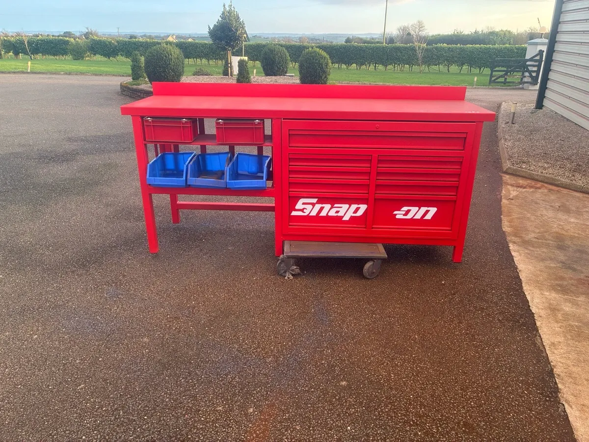 Snap — on. Styled bench - Image 1