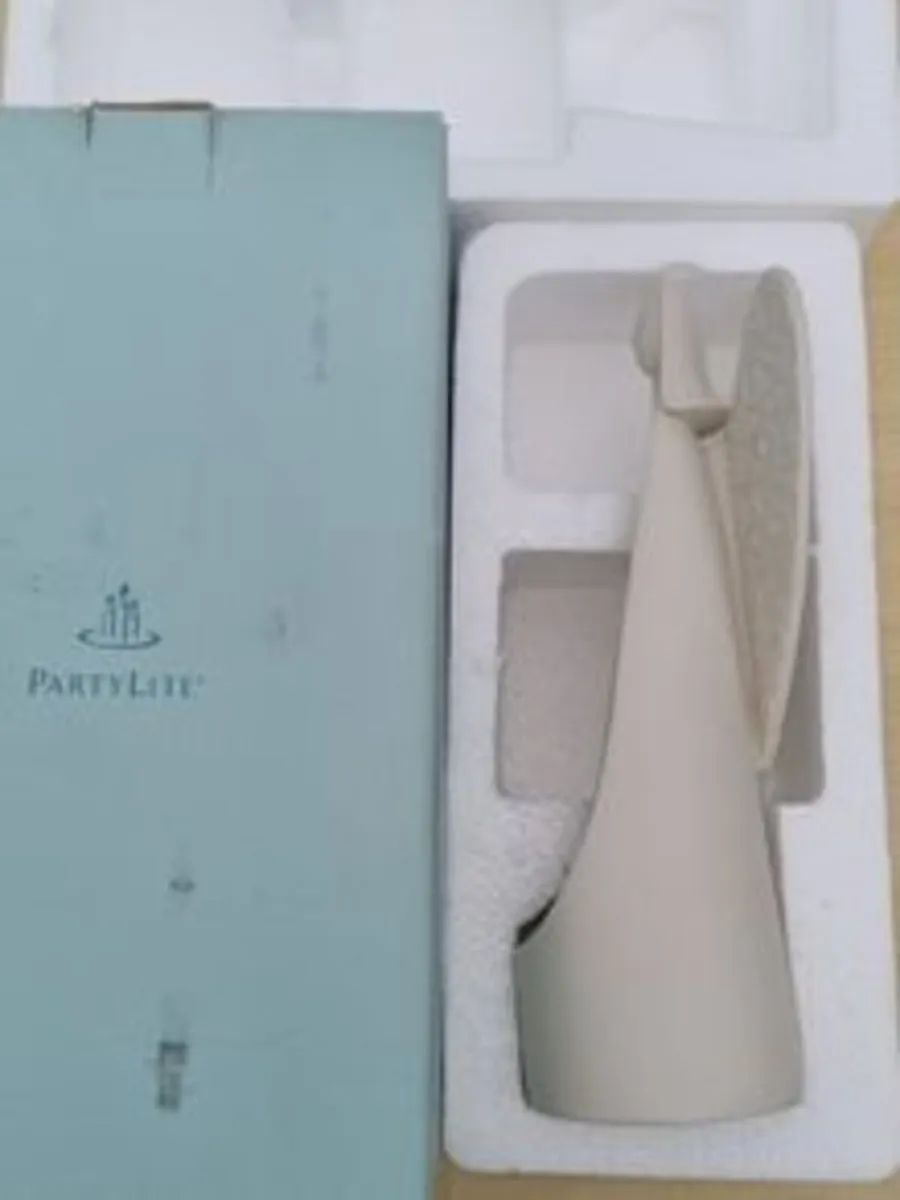 PartyLite Serenity Tealight Votive Holder - Image 1