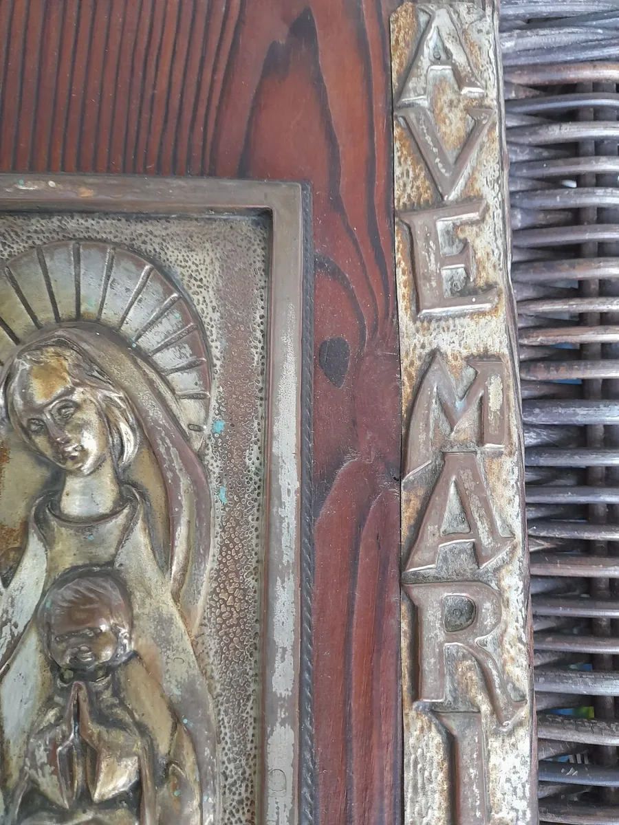 Vintage religious wall plaque( brass and wood base - Image 3