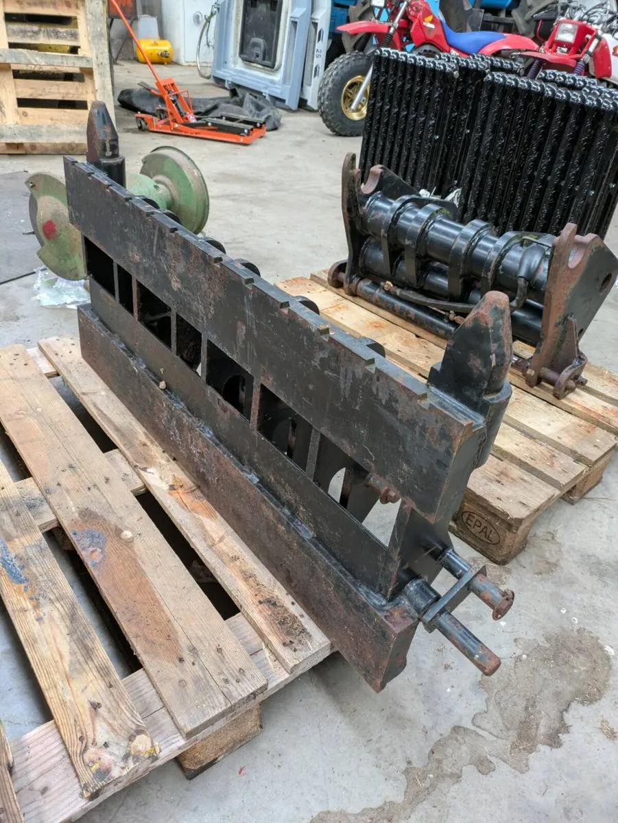 Matbro manitou headstock - Image 1