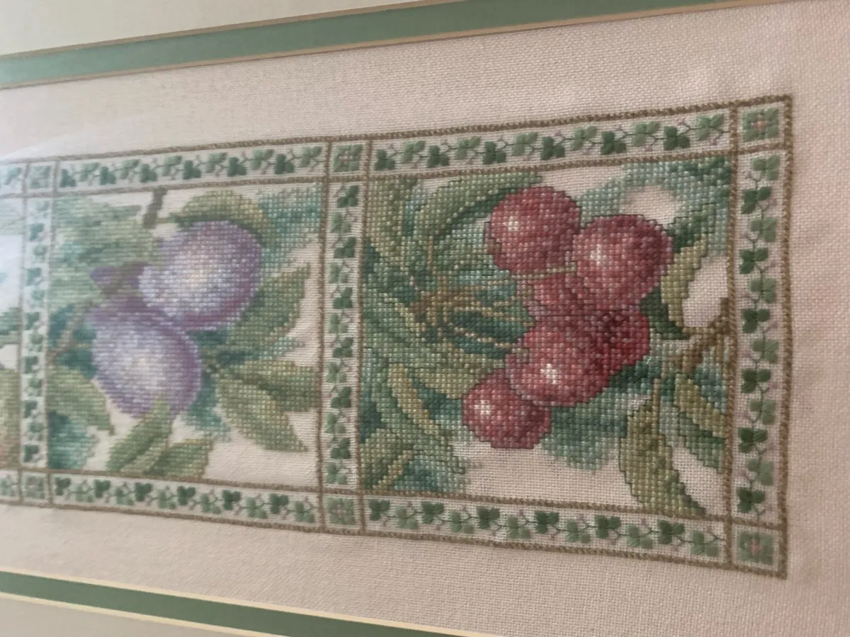 Embroidered tapestry wall hanging - Image 4