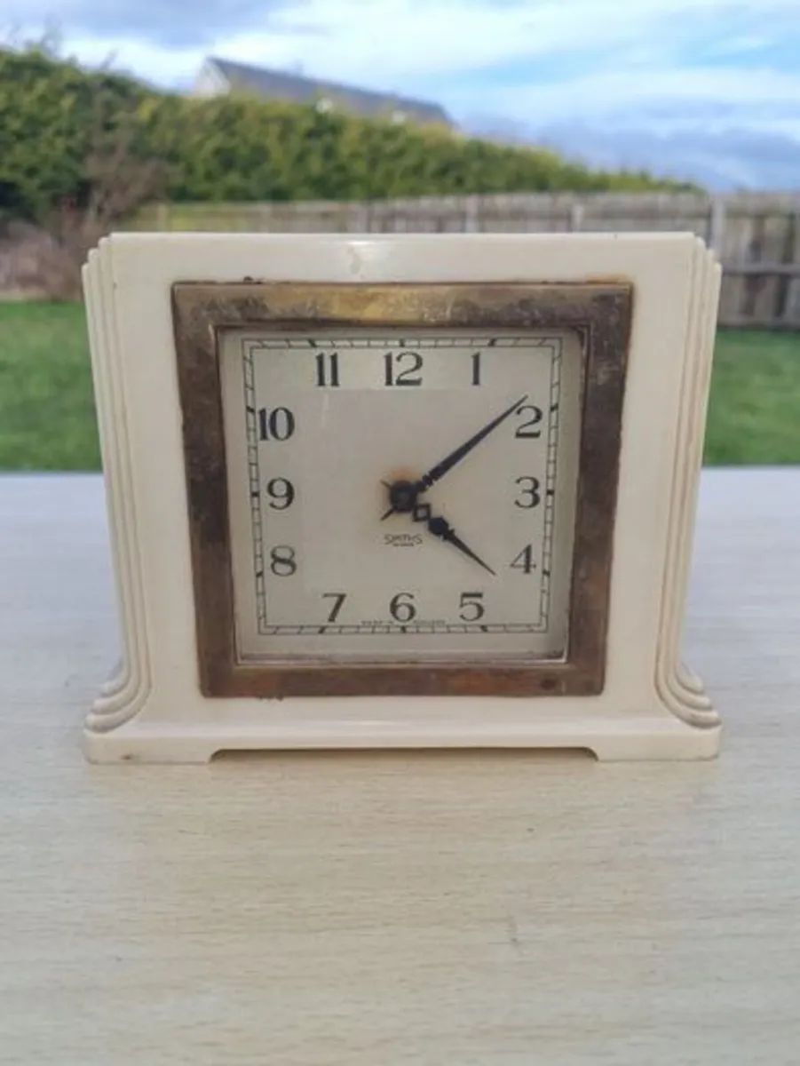 Smiths Empire Art Deco Bakelite Mantel Clock - Image 1