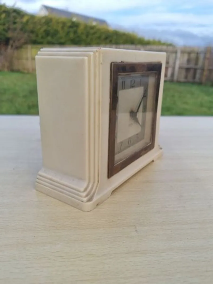 Smiths Empire Art Deco Bakelite Mantel Clock - Image 2