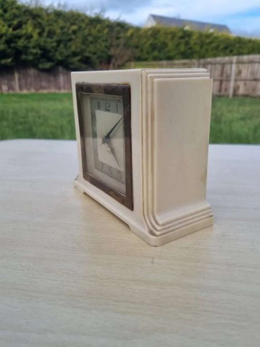 Smiths Empire Art Deco Bakelite Mantel Clock - Image 3