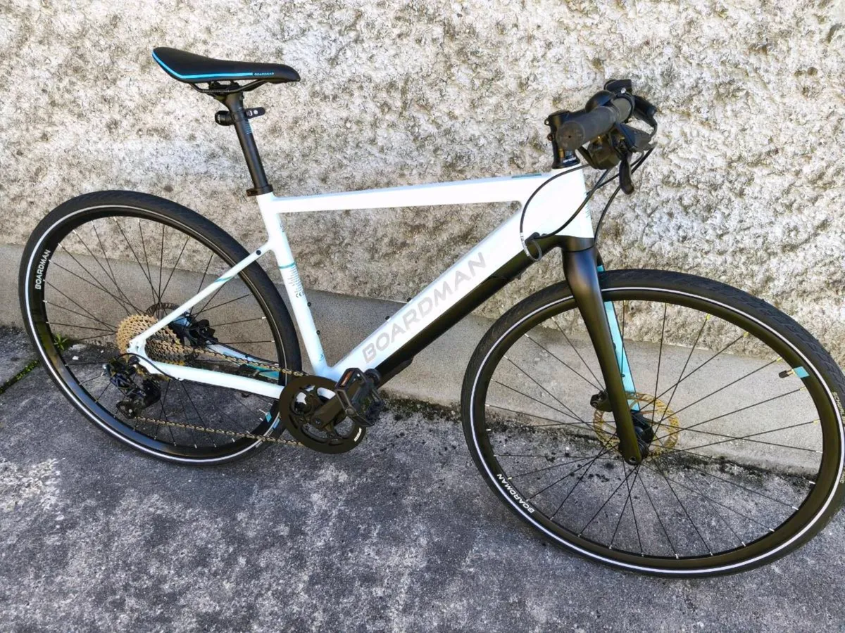 Boardman HYB 8.9 E-bike like new - Image 1