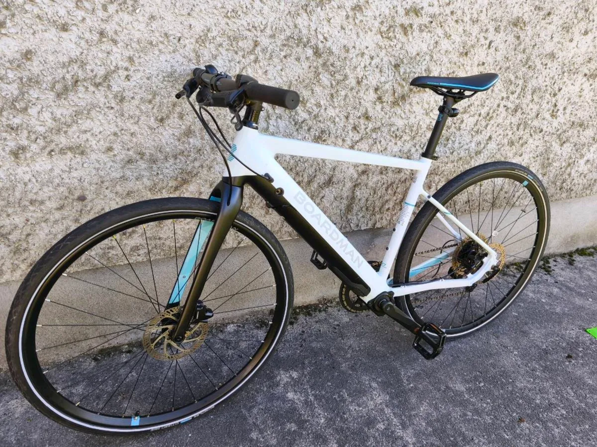 Boardman HYB 8.9 E-bike like new - Image 2