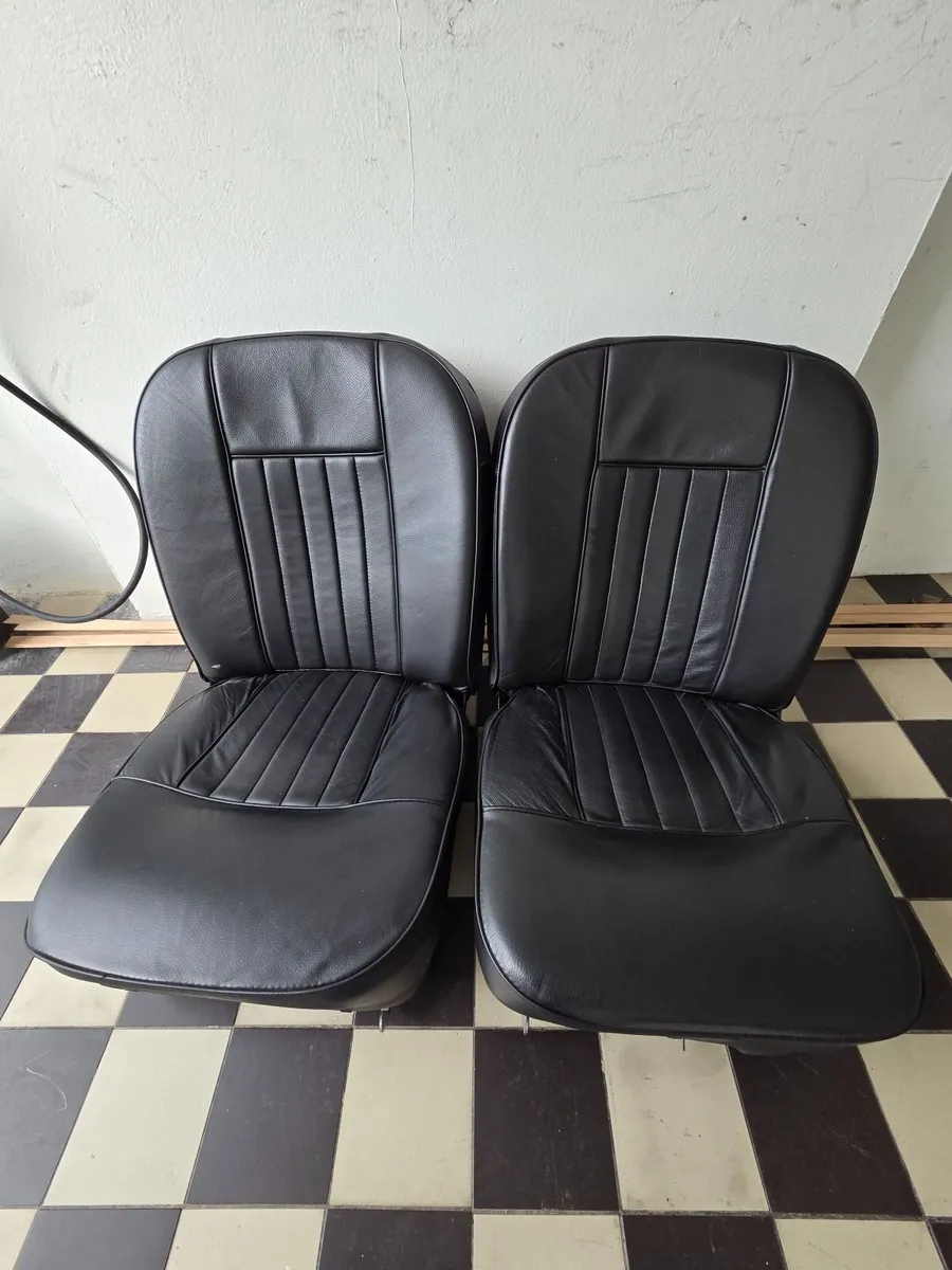 Seats for MGB 1965 - Image 1