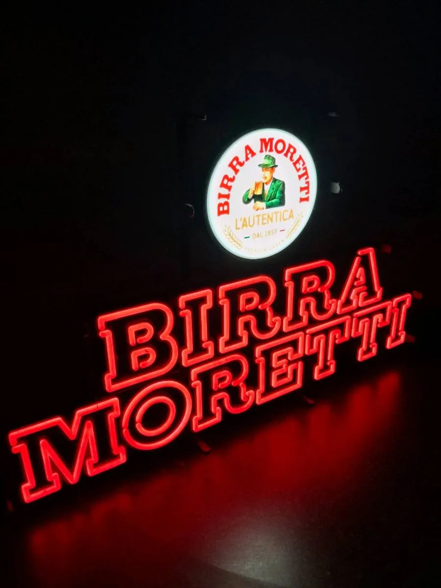 Bar memorabilia - Image 3