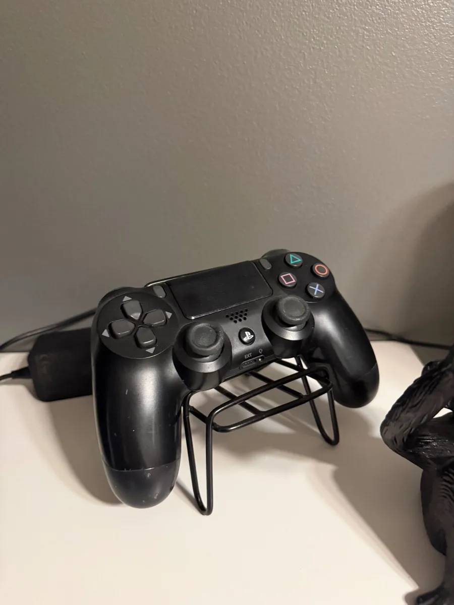 Playstation 4 Pro - Image 2