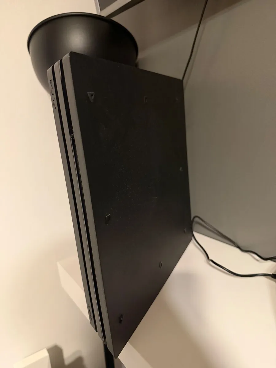 Playstation 4 Pro - Image 3
