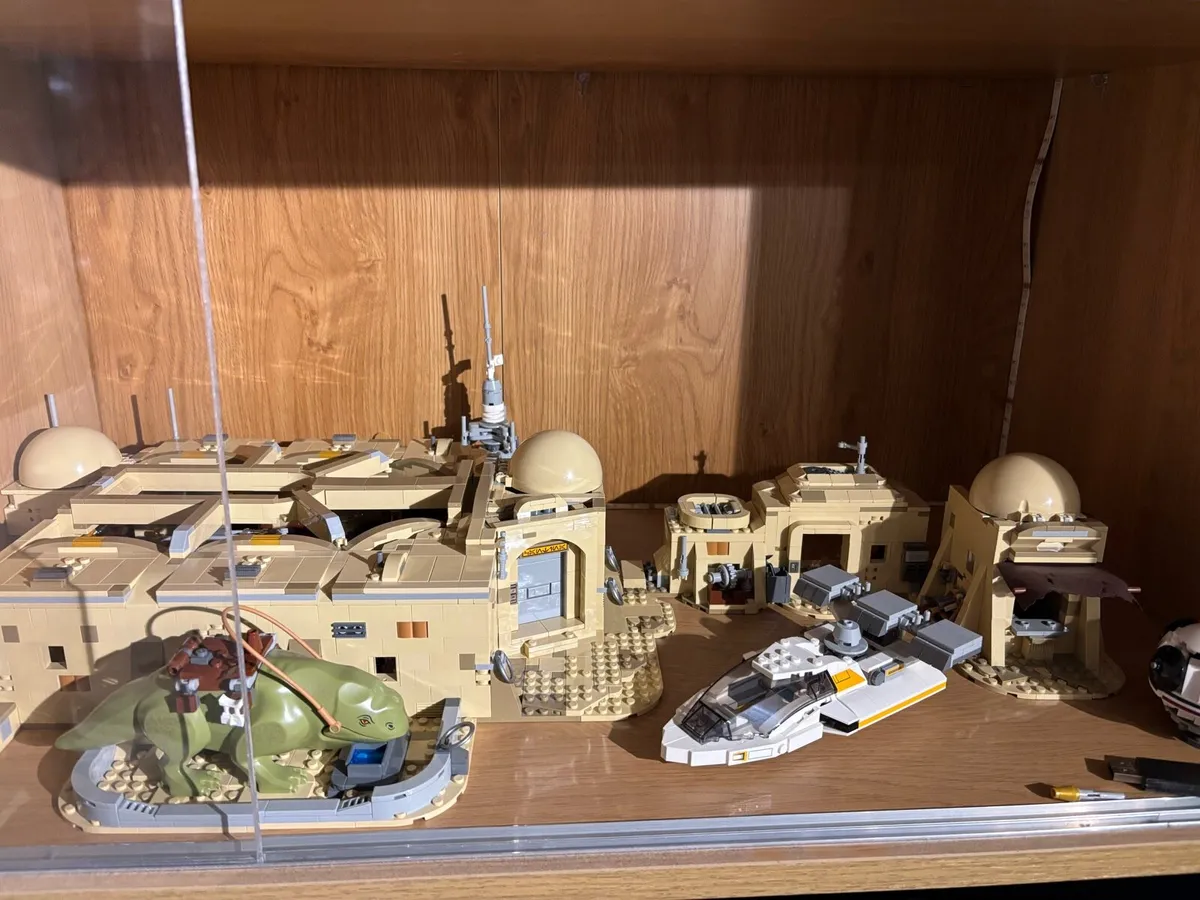 Lego Mos Eisley Cantina - Image 2