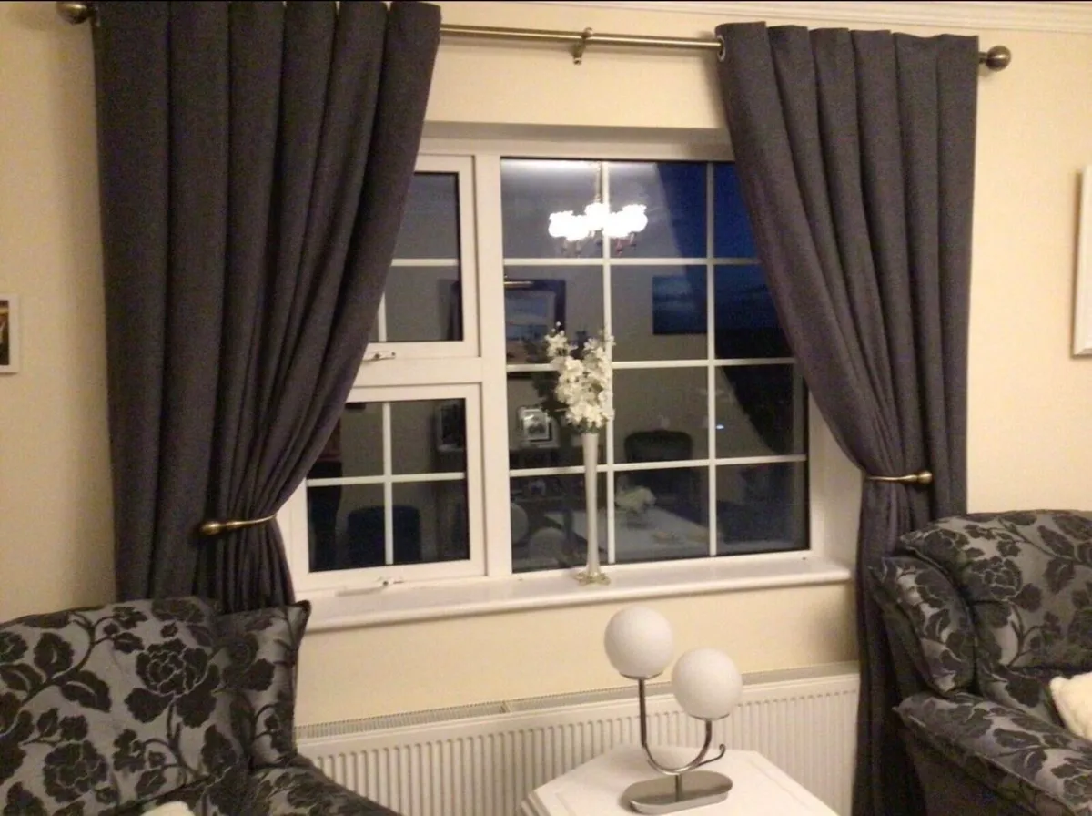 Grey sofa and two armchairs excellent condition - Image 3