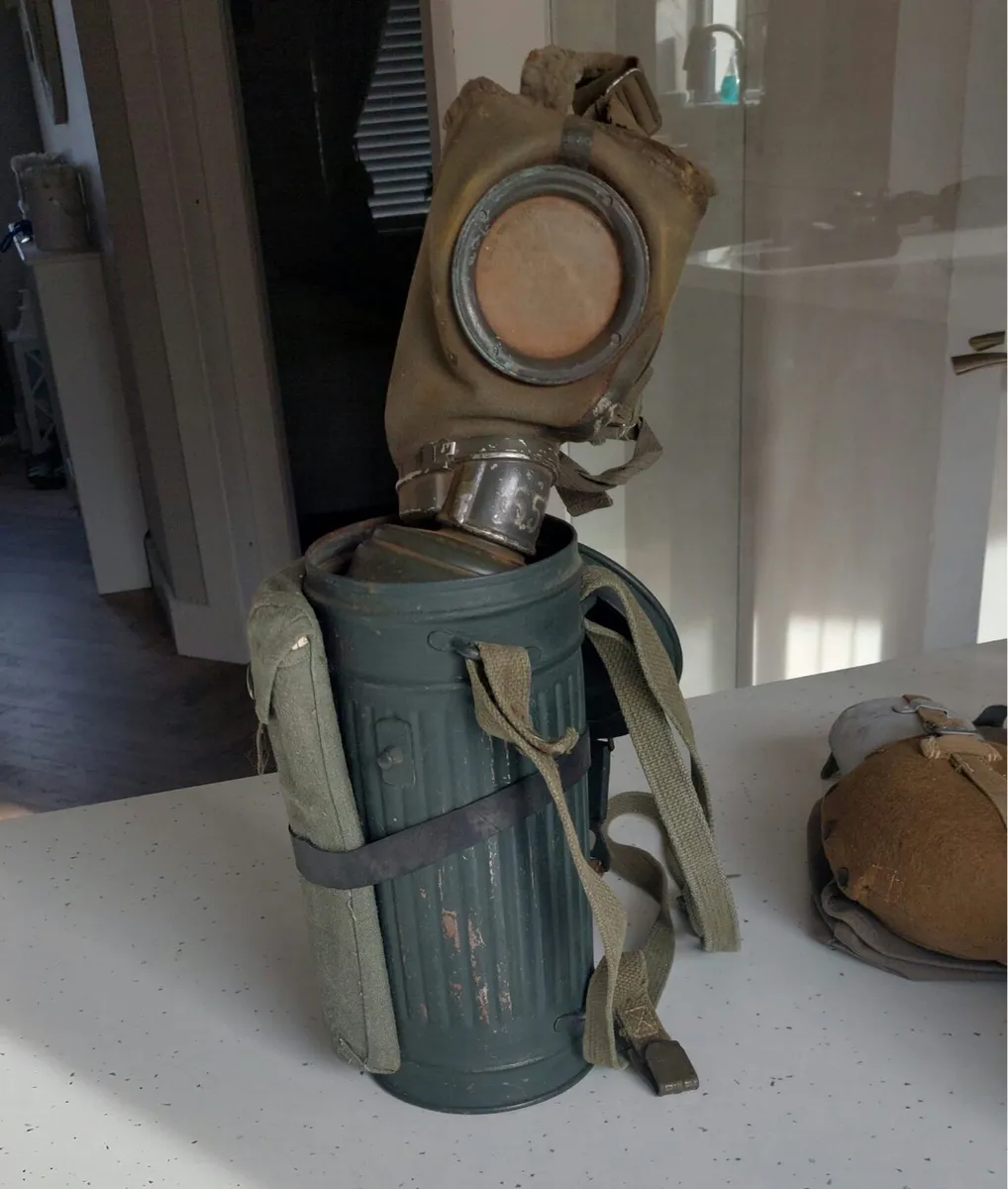 Germany gas mask ww2 - Image 2
