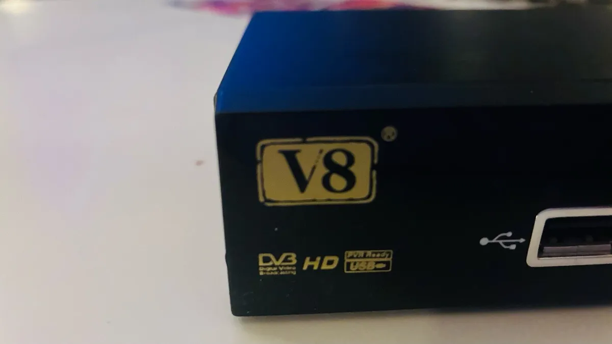 V8 free to air box - Image 2