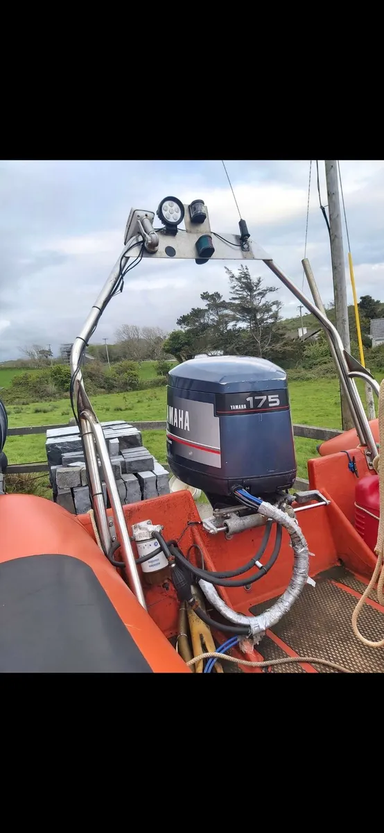 Yamaha 175 V6 2-stroke engine - Image 2