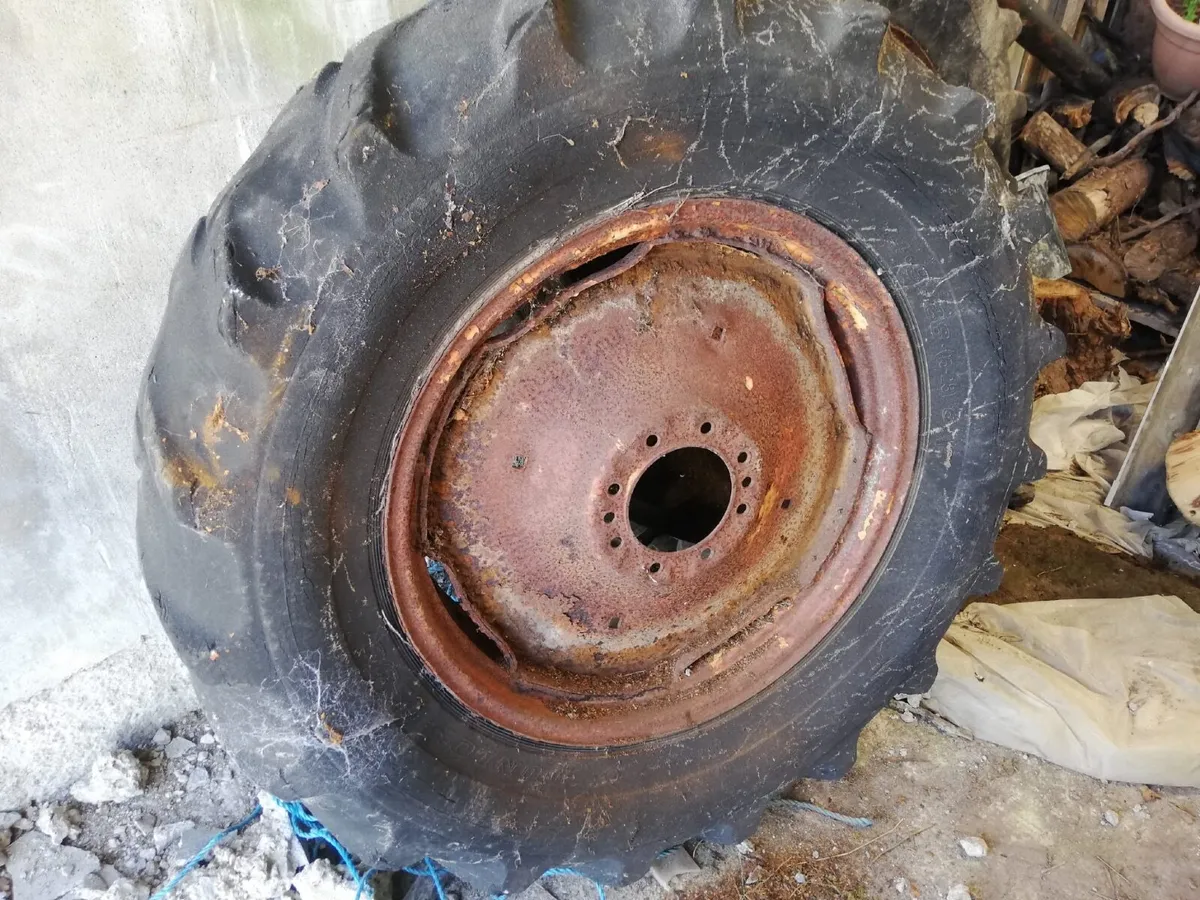 Tractor Rims / Old Tyres FREE - Image 1