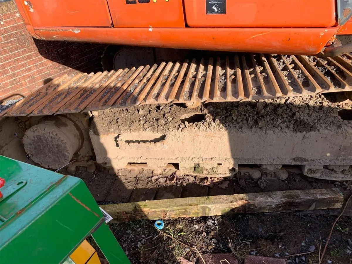 ZAXIS 130 EXECAVATOR - Image 3