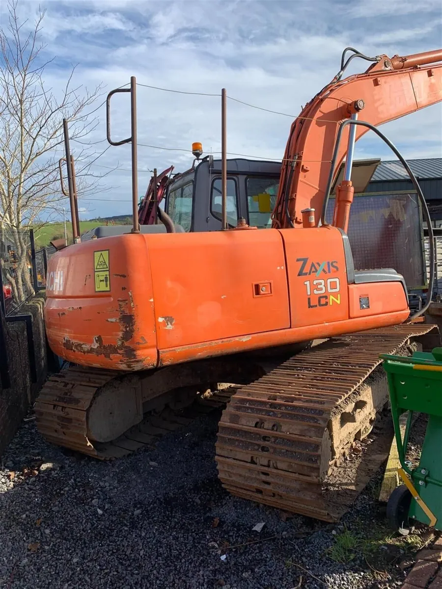 ZAXIS 130 EXECAVATOR - Image 4