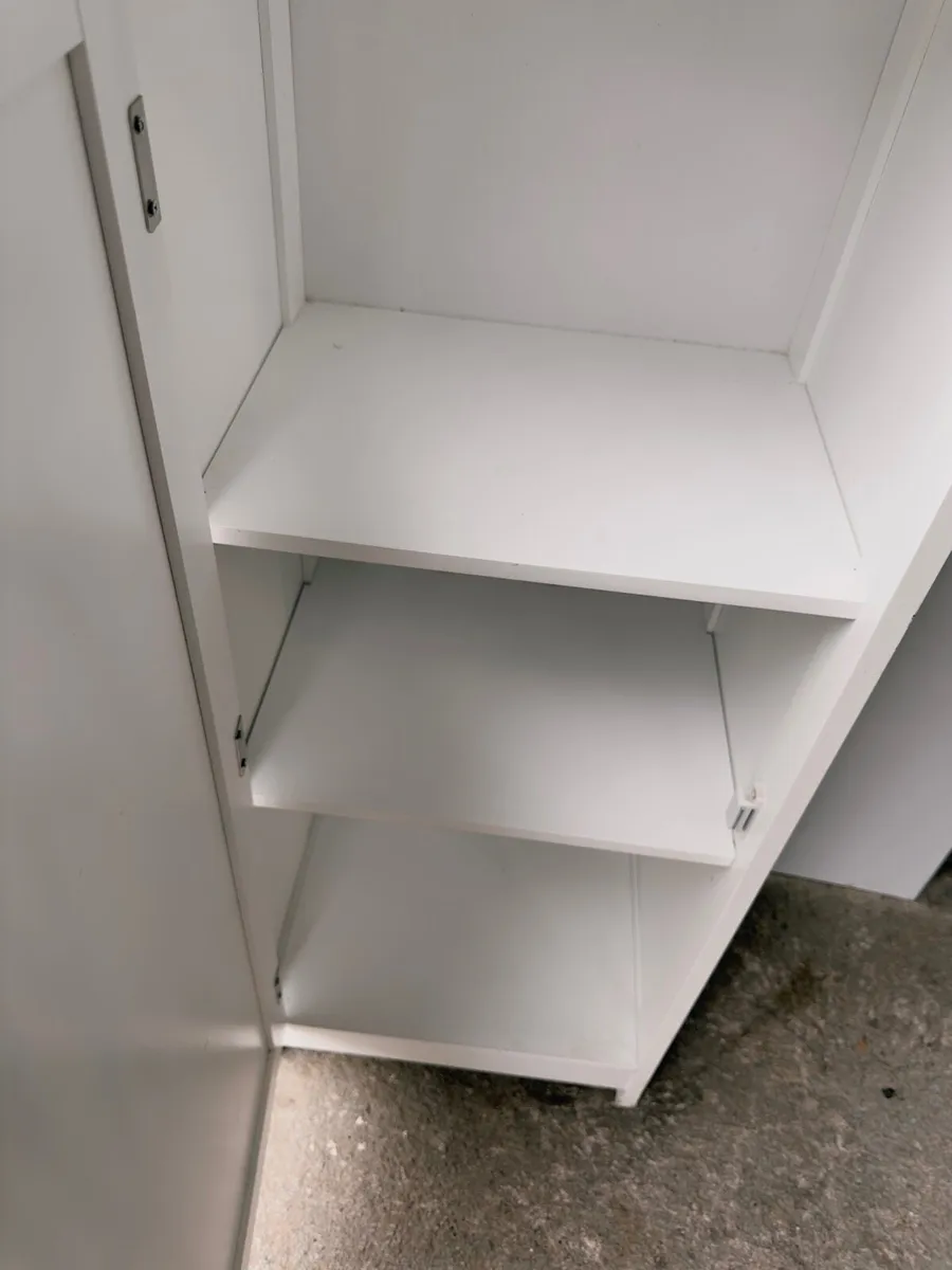 Bathroom unit - Image 3