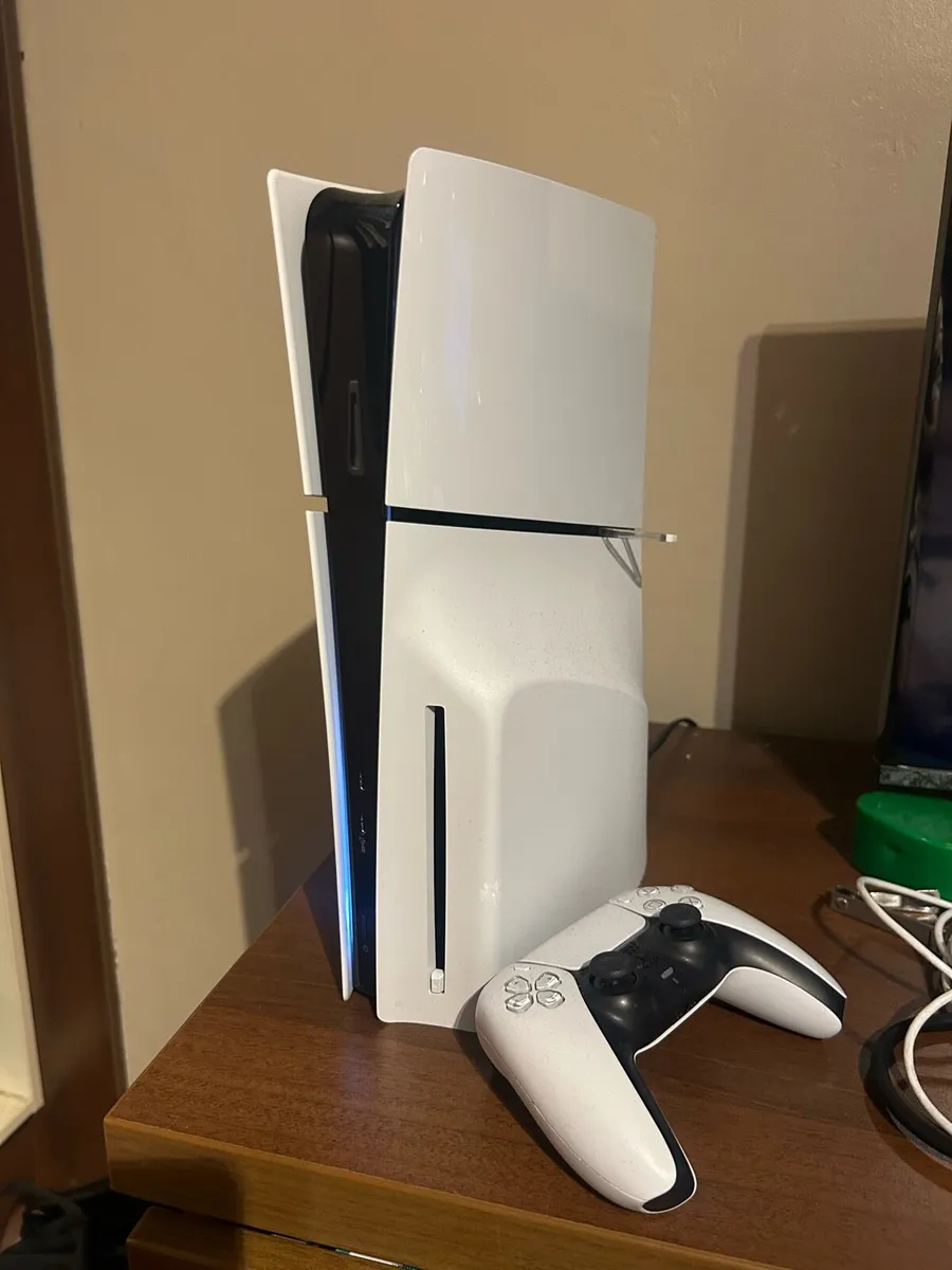 PlayStation 5 disc edition - Image 1