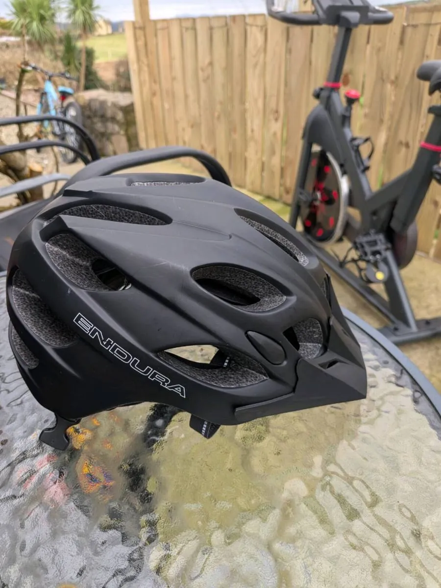 Endura Helmet in Black Trail and Urban Cycling - Image 2